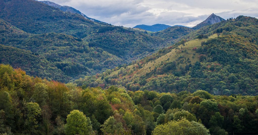 Le GR 107, Chemin des Bonshommes De Foix (Ariège) à Berga (Catalogne)